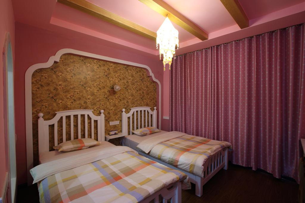 Zhangjiajie April Hostel Room photo